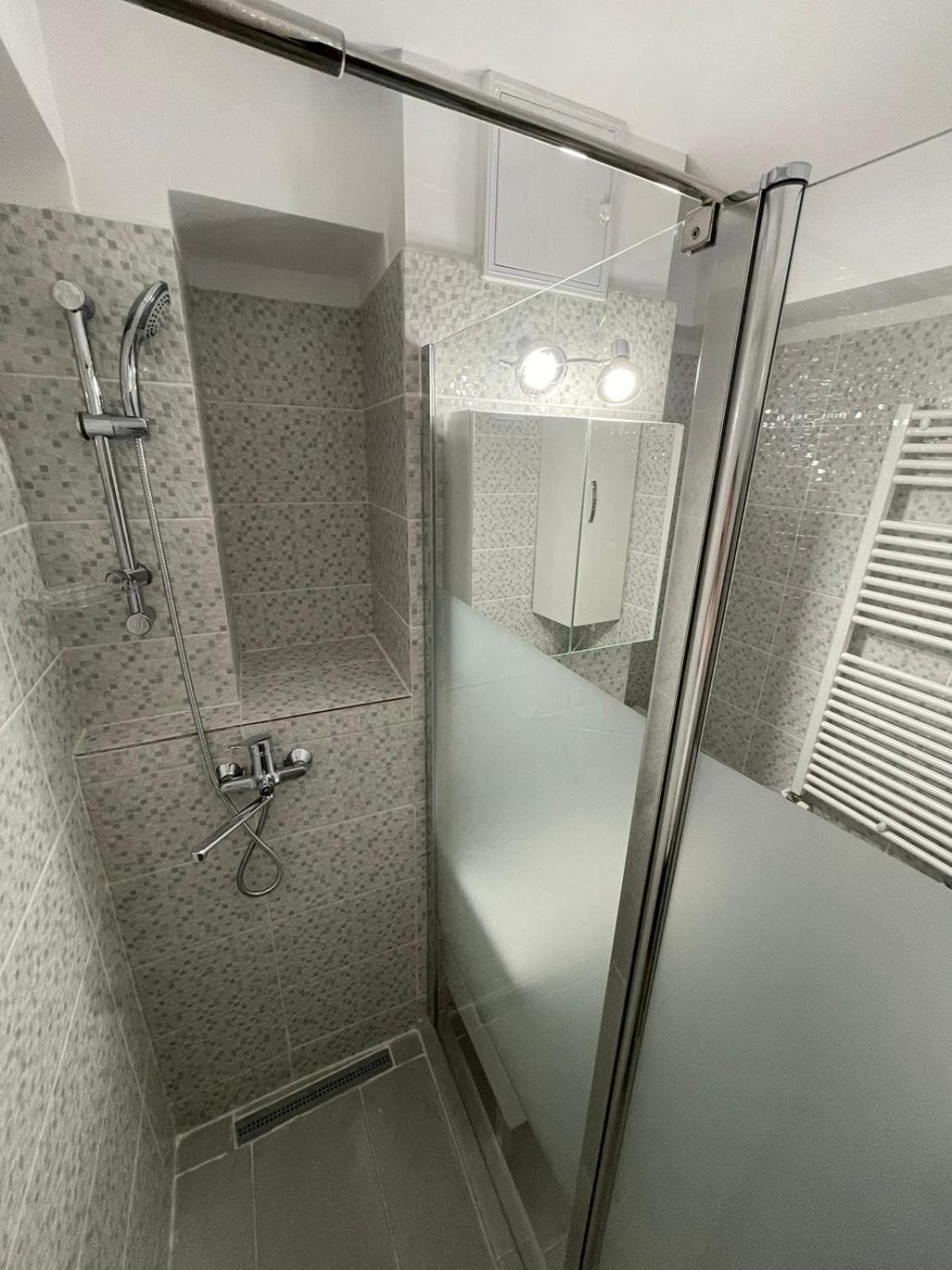 Propriete Ten - Close To University, Hospital And Downtown Яш Екстериор снимка