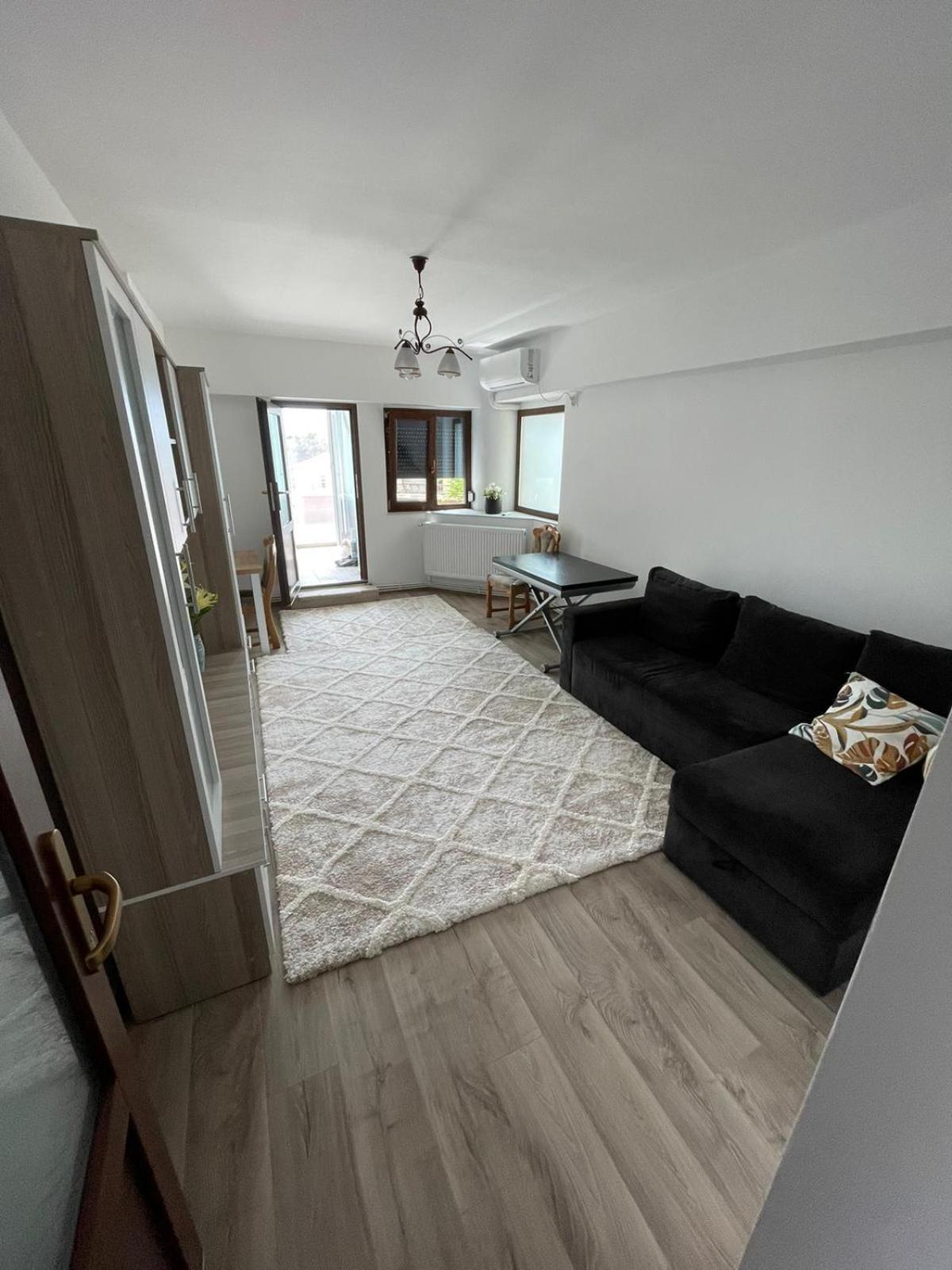 Propriete Ten - Close To University, Hospital And Downtown Яш Екстериор снимка