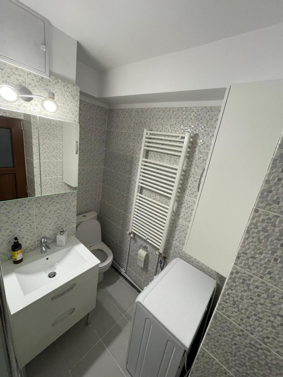 Propriete Ten - Close To University, Hospital And Downtown Яш Екстериор снимка